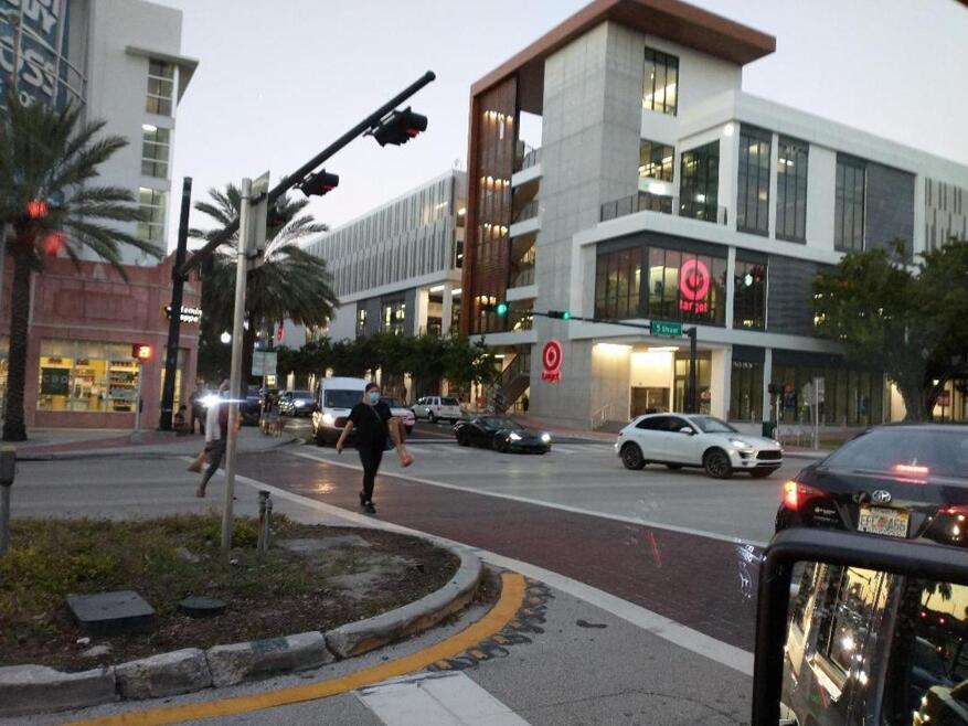 Bellamor Apts At 5th St Shopping Mall